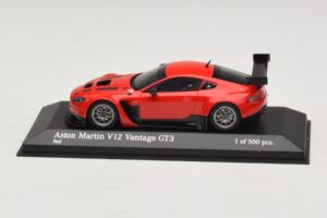 Aston Martin V12 Vantage GT3 レッド Minichamps 1:43 4371121392 メタル