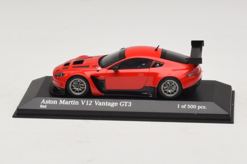 Aston Martin V12 Vantage GT3 レッド Minichamps 1:43 4371121392 メタル