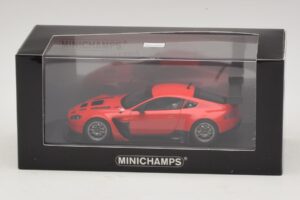 Aston Martin V12 Vantage GT3 レッド Minichamps 1:43 4371121392 メタル - 画像 4/4