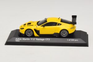 Aston Martin V12 Vantage GT3 イエロー Minichamps 1:43 437121391 メタル