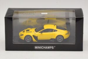 Aston Martin V12 Vantage GT3 イエロー Minichamps 1:43 437121391 メタル - 画像 4/4