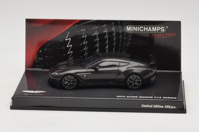 Aston Martin V12 Zagato Scintilla Silver Minichamps 1:43 437137221 メタル
