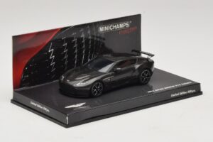 Aston Martin V12 Zagato Scintilla Silver Minichamps 1:43 437137221 メタル - 画像 2/5