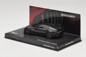 Aston Martin V12 Zagato Scintilla Silver Minichamps 1:43 437137221 メタル - 画像 3/5
