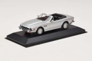 Aston Martin V8 Volante シルバー Minichamps 1:43 400137601 メタル - 画像 2/4