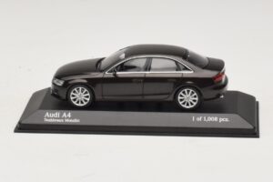 Audi A4 B8 ブラウンメタリック Minichamps 1:43 410011000 メタル