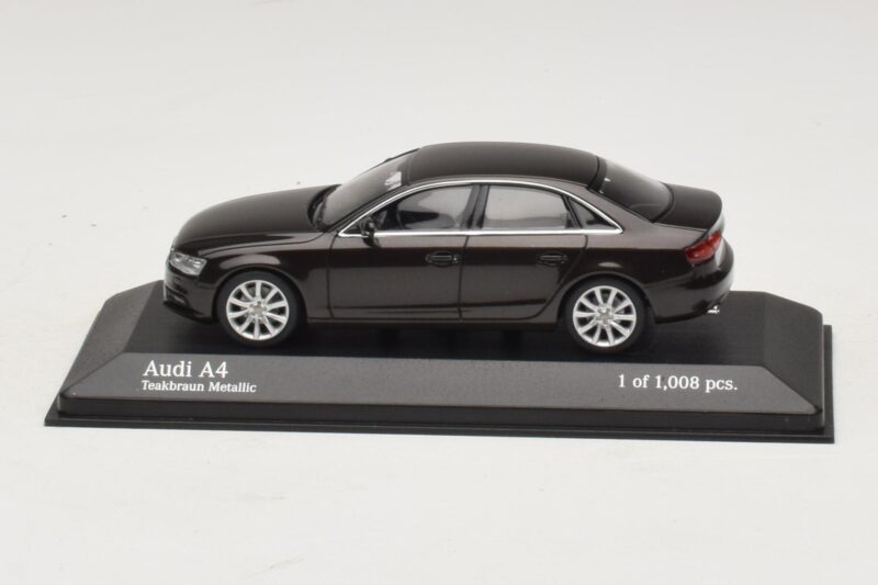 Audi A4 B8 ブラウンメタリック Minichamps 1:43 410011000 メタル