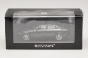 Audi A4 B8 ブラウンメタリック Minichamps 1:43 410011000 メタル - 画像 3/3