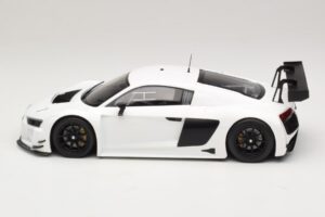 Audi R8 LMS Ultra ホワイト 2015 Minichamps 1:18 153151100 メタル - 画像 3/6