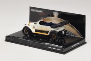 Audi Typ A Phaeton ホワイト ブルー Minichamps 1:43 437019032 メタル - 画像 3/5
