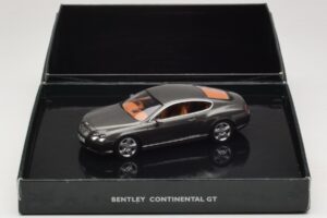 Bentley Continental GT Cypress Green Minichamps 1:43 BL312 メタル - 画像 4/4