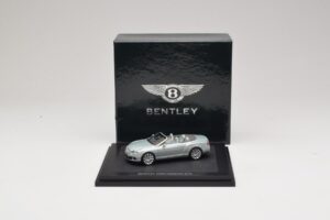 Bentley Continental GTC Light Grey Metallic Minichamps 1:43 BL907 メタル - 画像 3/4