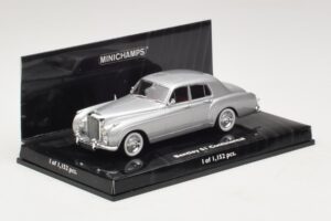 Bentley S1 Continental シルバー Minichamps 1:43 436139552 メタル - 画像 2/4