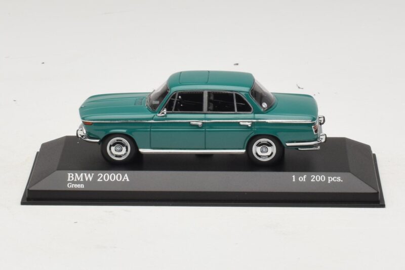 BMW 2000A グリーン Minichamps 1:43 437023001 メタル