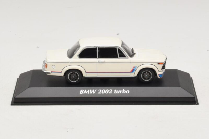 BMW 2002 Turbo ホワイト Maxichamps 1:43 940022201 メタル