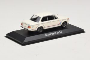 BMW 2002 Turbo ホワイト Maxichamps 1:43 940022201 メタル - 画像 2/4