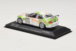 BMW 320i E46 #233 A. Priaulx / J. Muller Schubert Motorsport VLN Nurburgring 2005 Minichamps 1:43 400052433 メタル - 画像 3/4