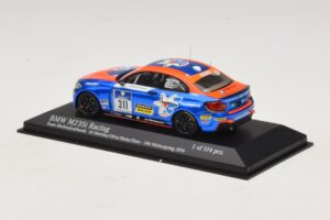 BMW M235i Team Medienkraftwerk #311 Di Martino / Olivo 24 Hours of Nurburgring 2014 Minichamps 1:43 437142411 メタル - 画像 3/4