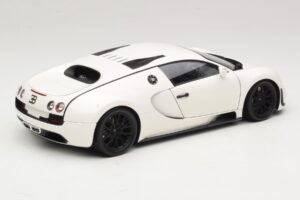 Bugatti Veyron Super Sport ホワイト Minichamps 1:18 100110844 メタル - 画像 3/8