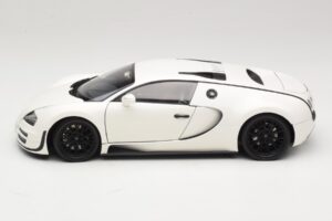 Bugatti Veyron Super Sport ホワイト Minichamps 1:18 100110844 メタル - 画像 4/8