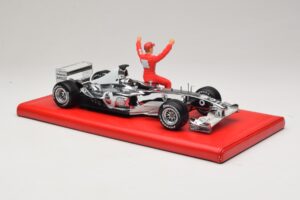 Ferrari F2004 #1 M. Schumacher Six Time World Champion 2004 クロームシルバー Hot Wheels 1:18 C7332 メタル - 画像 4/6