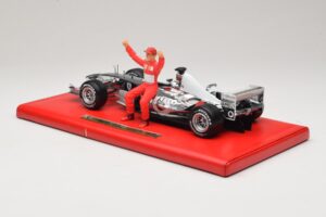 Ferrari F2004 #1 M. Schumacher Six Time World Champion 2004 クロームシルバー Hot Wheels 1:18 C7332 メタル - 画像 5/6