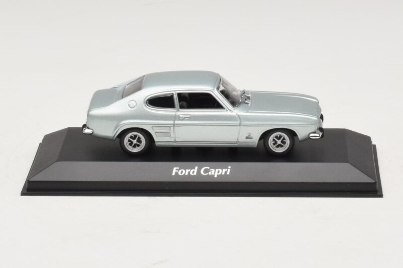 Ford Capri I ライトブルーメタリック Maxichamps 1:43 940085501 メタル