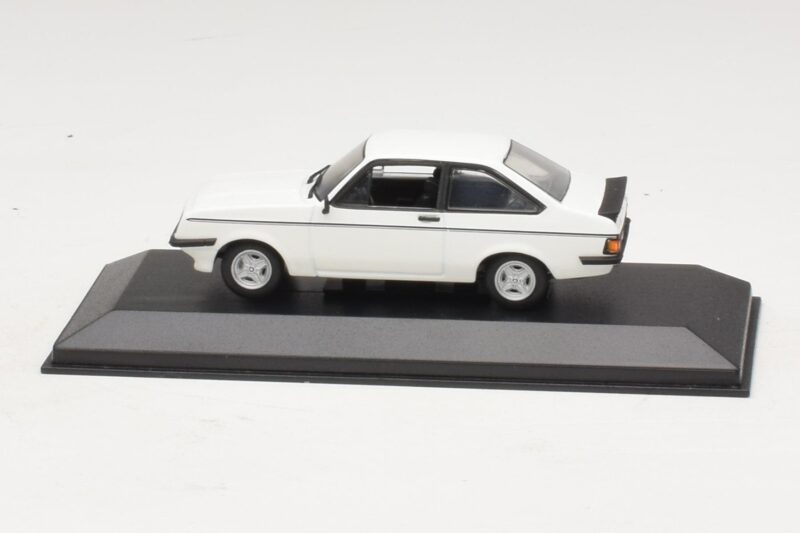 Ford Escort Mk1 TC ホワイト Minichamps 1:43 400081070 メタル