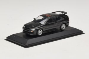 Ford Escort RS Cosworth ブラックメタリック Minichamps 1:43 430082106 メタル - 画像 2/4