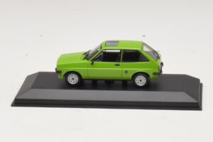 Ford Fiesta Mk1 ライトグリーン Maxichamps 1:43 940085100 メタル