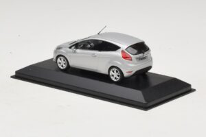 Ford Fiesta Mk7 Moondust Silver Metallic Minichamps 1:43 403088003 メタル - 画像 3/4