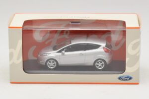 Ford Fiesta Mk7 Moondust Silver Metallic Minichamps 1:43 403088003 メタル - 画像 4/4