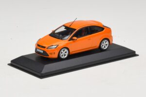 Ford Focus ST Mk2 Electric Orange Minichamps 1:43 400087302 メタル - 画像 2/4