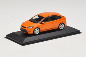 Ford Focus ST Mk2 Electric Orange 代替ボックス Minichamps 1:43 400087302-R1 メタル - 画像 2/4
