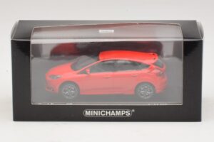 Ford Focus ST Mk3 レッド Minichamps 1:43 410081001 メタル - 画像 4/4