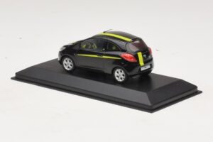 Ford Ka Mk2 ブラックイエロー Minichamps 1:43 400088200 メタル - 画像 4/5