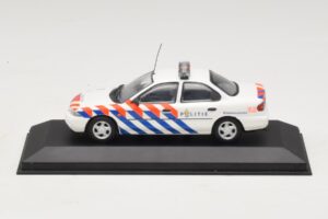 Ford Mondeo Mk1 セダン ポリス Minichamps 1:43 433082091 メタル