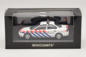 Ford Mondeo Mk1 セダン ポリス Minichamps 1:43 433082091 メタル - 画像 4/4
