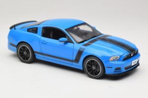 Ford Mustang Boss 302 S197 ブルー Shelby Collectibles 1:18 25414S メタル - 画像 6/8
