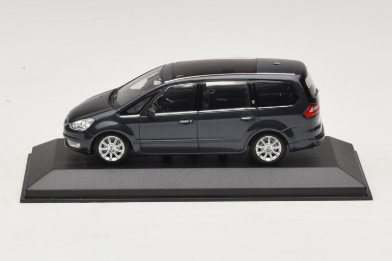 Ford S-Max Dark Grey Metallic Minichamps 1:43 400085400-P1 メタル