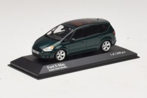 Ford S-Max グリーン メタリック Minichamps 1:43 400085401 メタル
