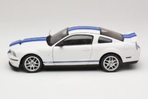 Ford Shelby Cobra GT500 Concept ホワイト ブルーストライプ AUTOart 1:18 73052 メタル - 画像 4/8