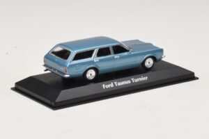 Ford Taunus TC Turnier Blue Metallic Maxichamps 1:43 940081311 メタル - 画像 2/4