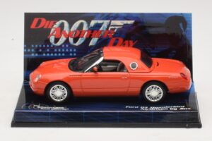 Ford Thunderbird Die Another Day Minichamps 1:43 045132 メタル