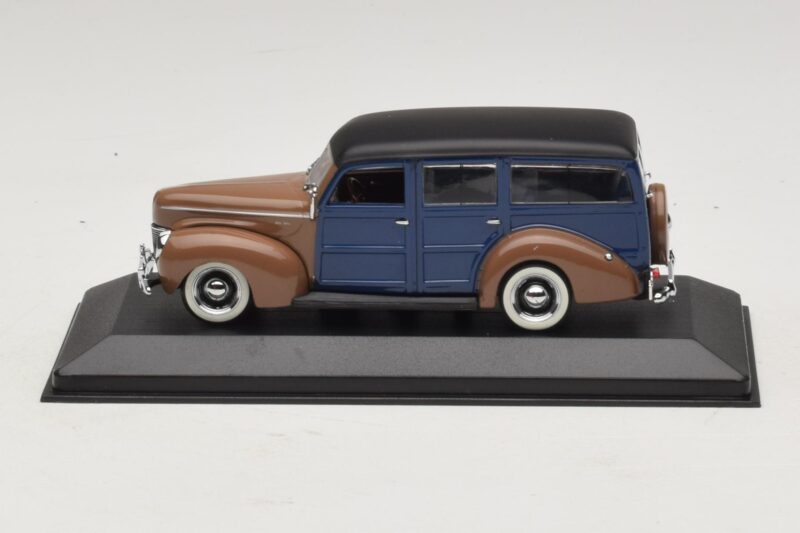 Ford V8 De Luxe Woody Station Wagon ブラウン ブルー Minichamps 1:43 400082112 メタル