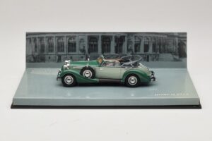 Horch 853 Cabriolet グリーン Minichamps 1:43 436012034 メタル