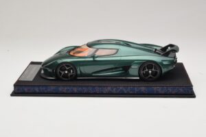 Koenigsegg Regera グリーンティンテッドカーボン FrontiArt 1:18 AS010-110 レジン - 画像 3/7