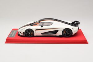 Koenigsegg Regera ホワイト ブラックカーボン FrontiArt 1:18 REMC043 レジン - 画像 3/7