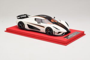 Koenigsegg Regera ホワイト ブラックカーボン FrontiArt 1:18 REMC043 レジン - 画像 4/7
