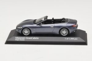 Maserati GranCabrio グレーメタリック Minichamps 1:43 400123931 メタル